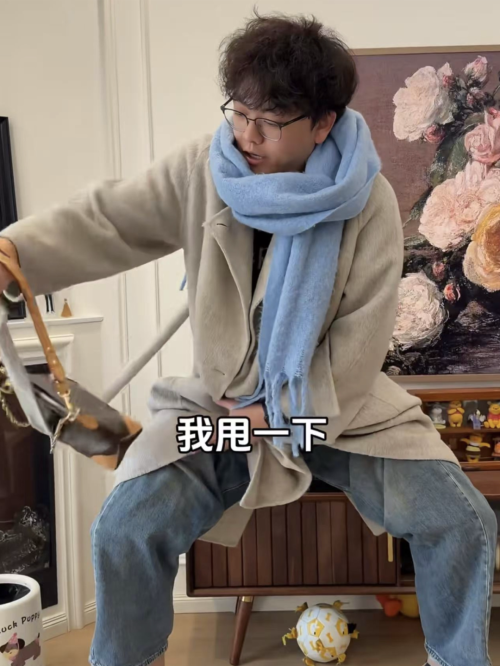 挤满悄悄崩溃的女性麻将胡了2景区公厕