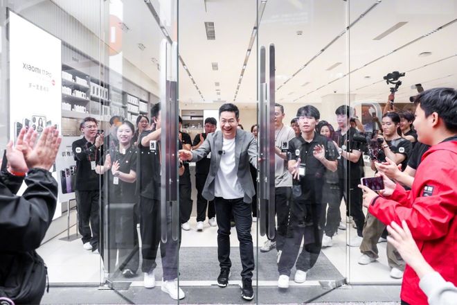 a 研发机器人项目；国内发布「脑机接口标准」 极客早知道PG麻将胡了小米17开售5分钟破国产机销售纪录；Met(图5)